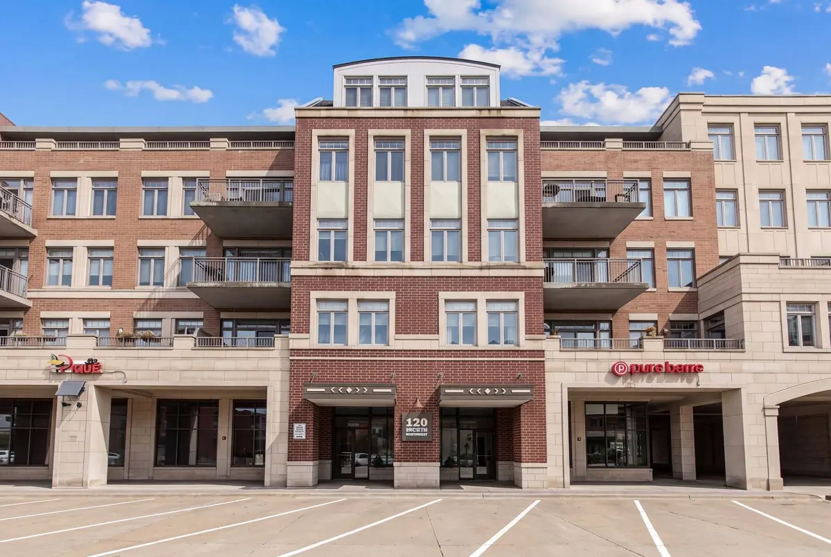 120 N Northwest Highway
