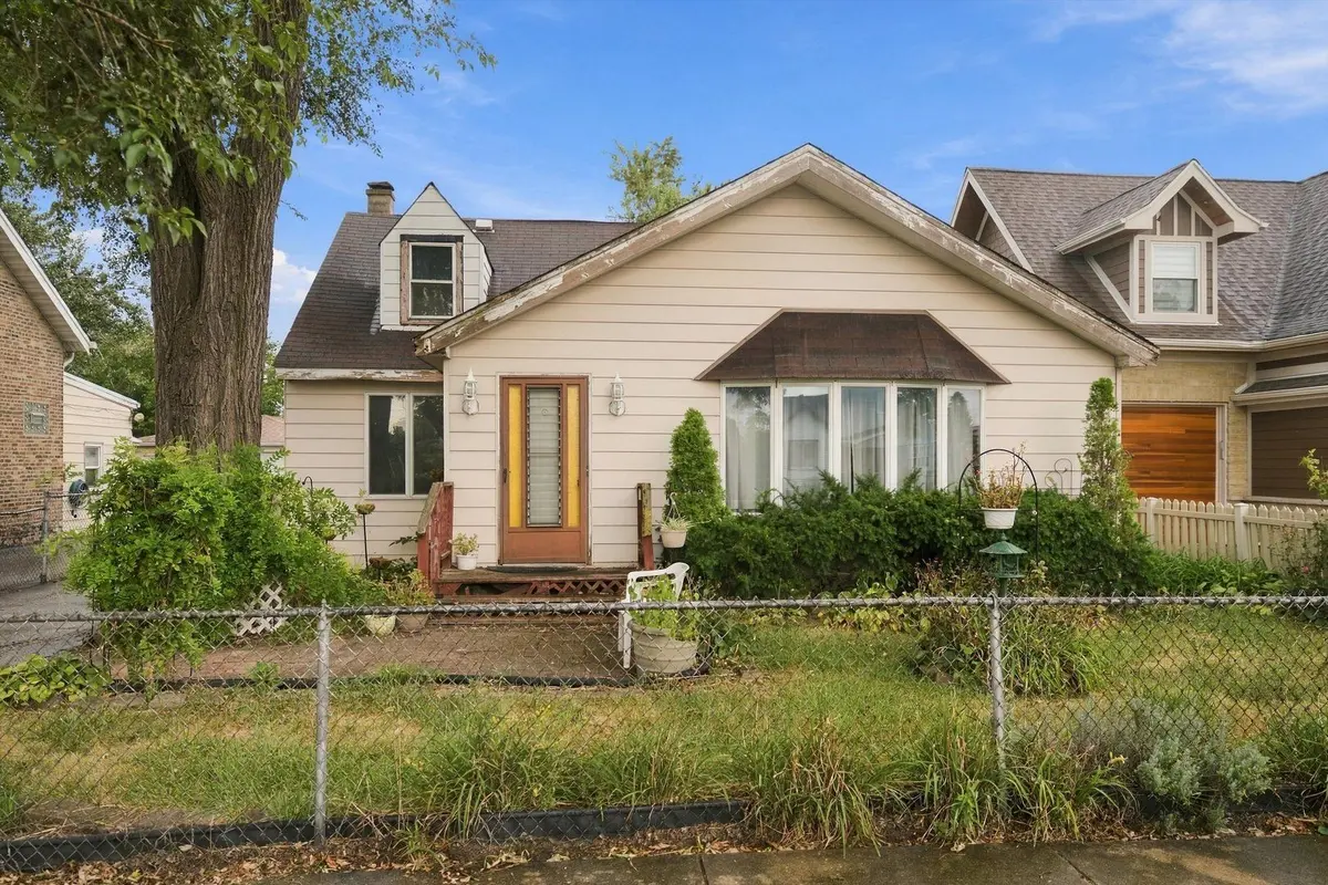 7042 W 74th Street