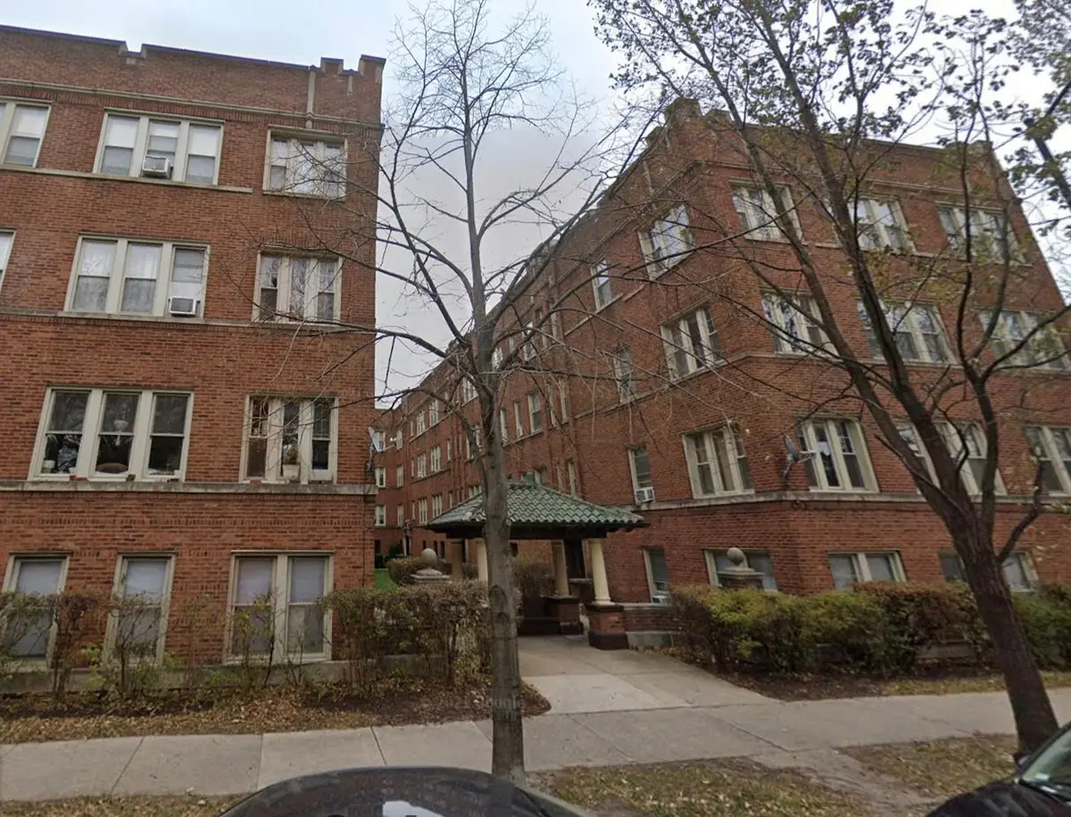 4445.5 N DAMEN Avenue