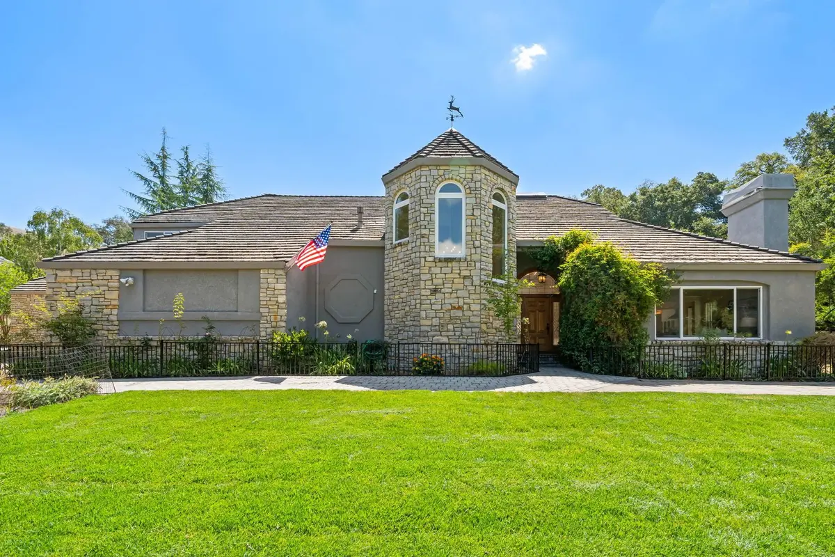 190 Silver Pine Lane
