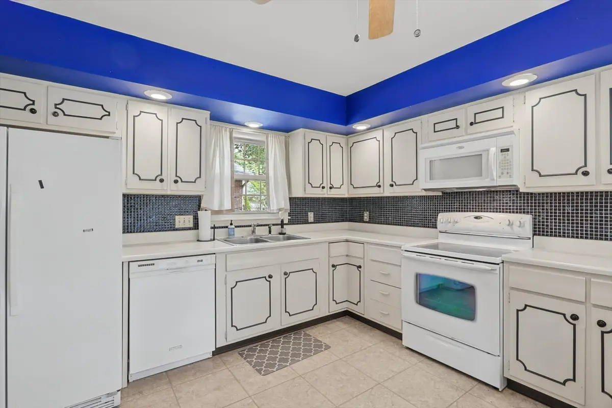 2118 Bristol Road