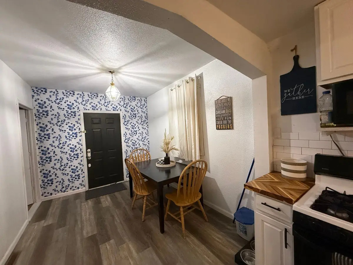 109 S 9th Street