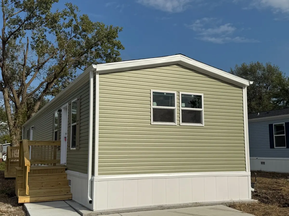 182 Windmere Circle