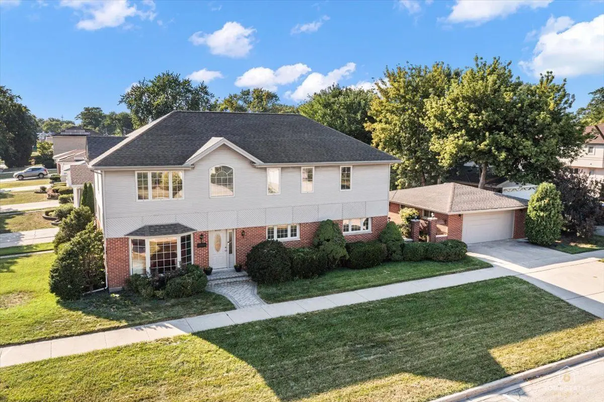 8000 W Lake Street
