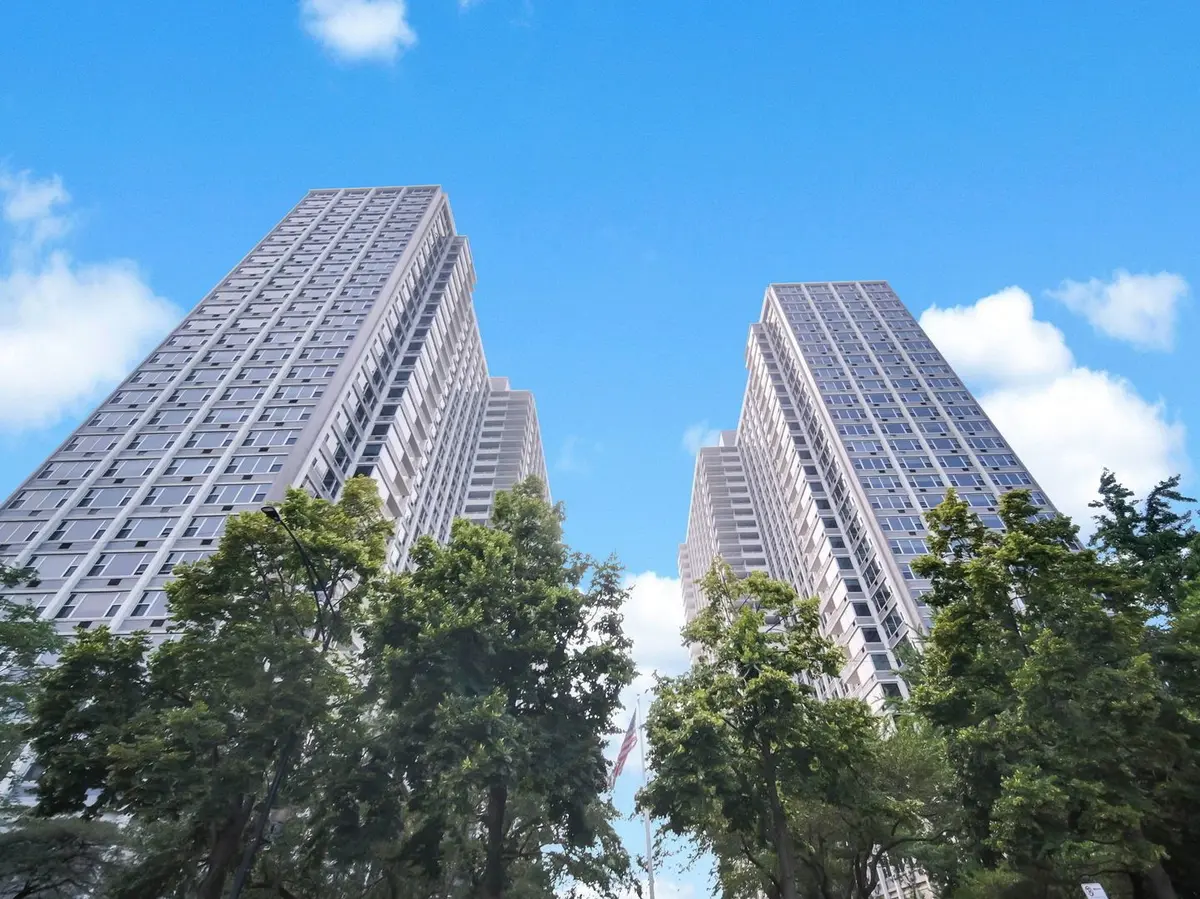 4250 N Marine Drive
