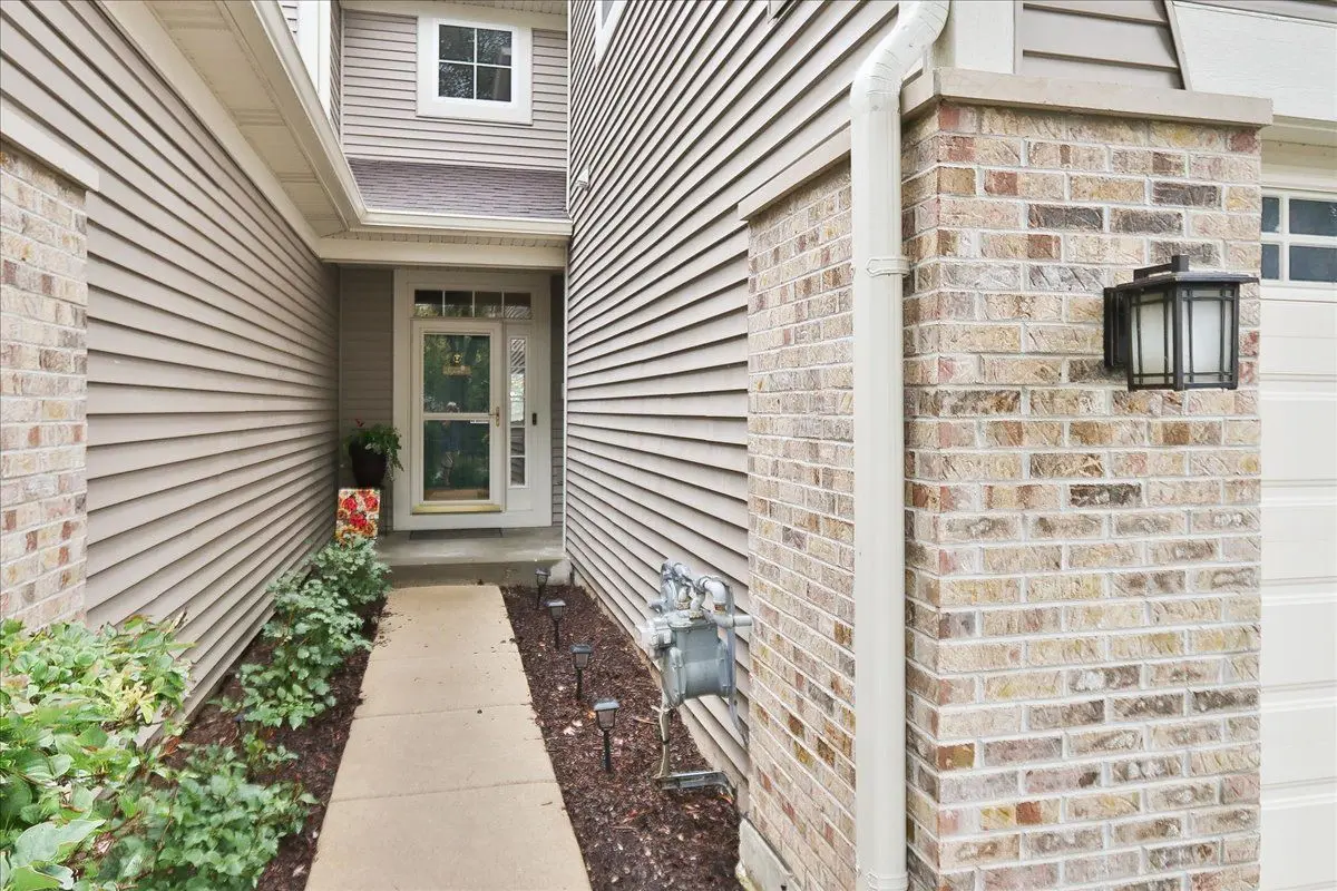 371 HICKORY Lane