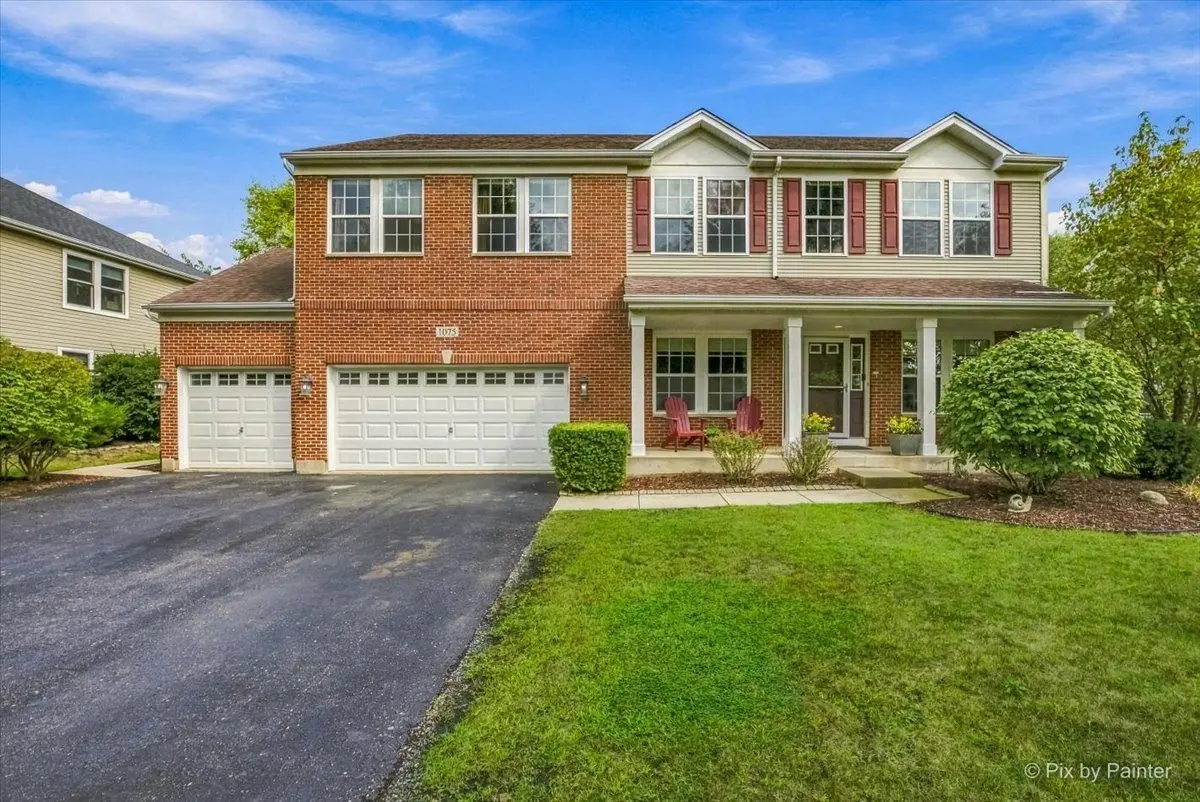 1075 ROBINSON Street