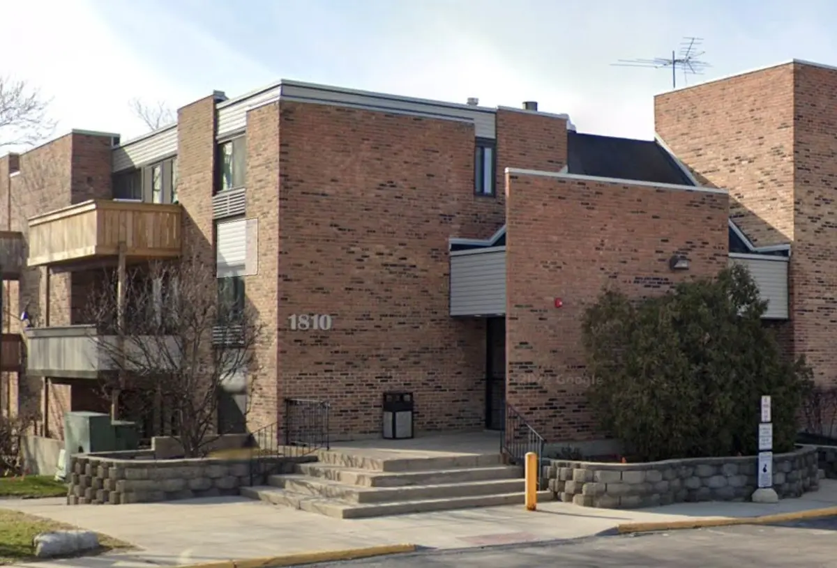1810 Hemlock Place