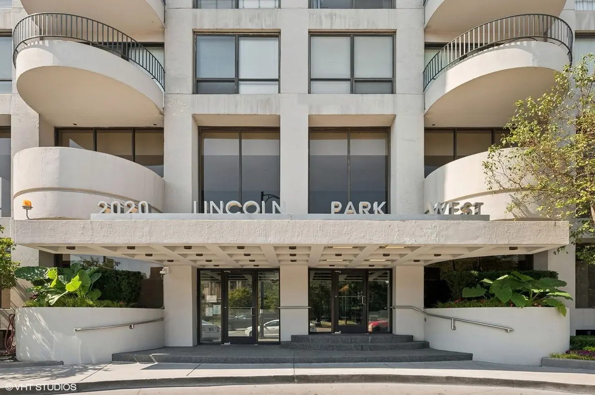 2020 N Lincoln Park West