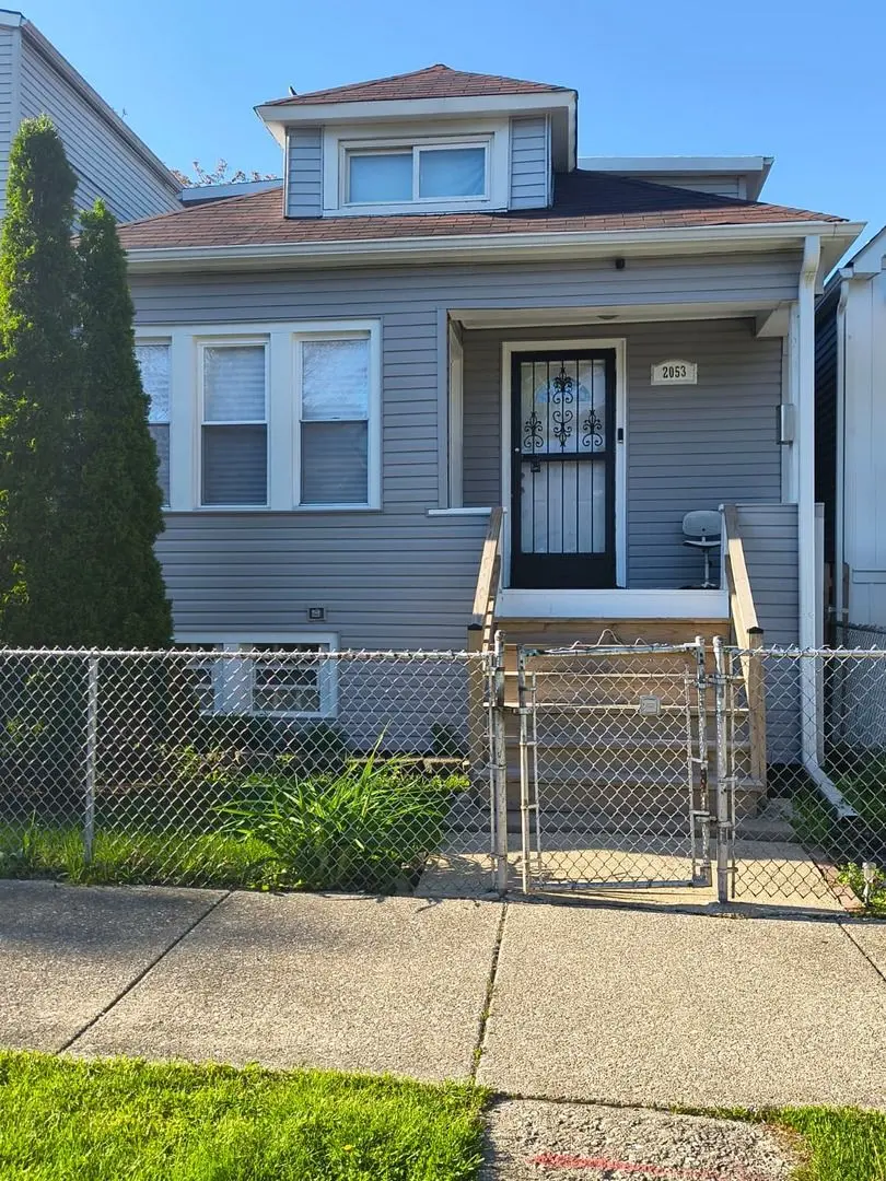 2053 W 70th Street