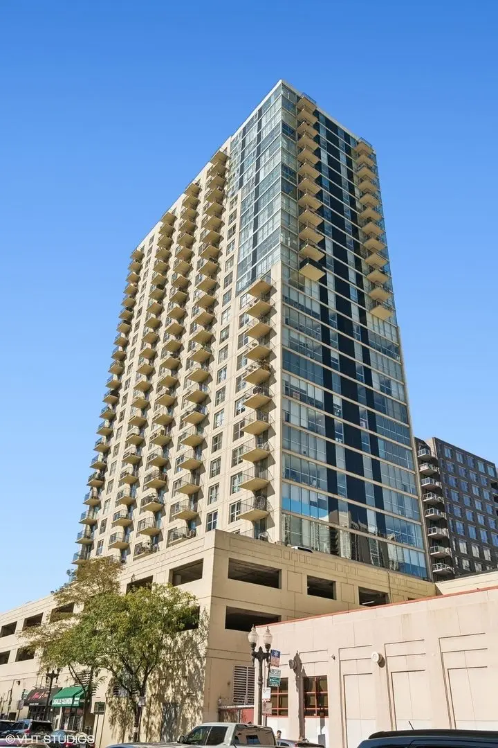 1212 N LASALLE Street