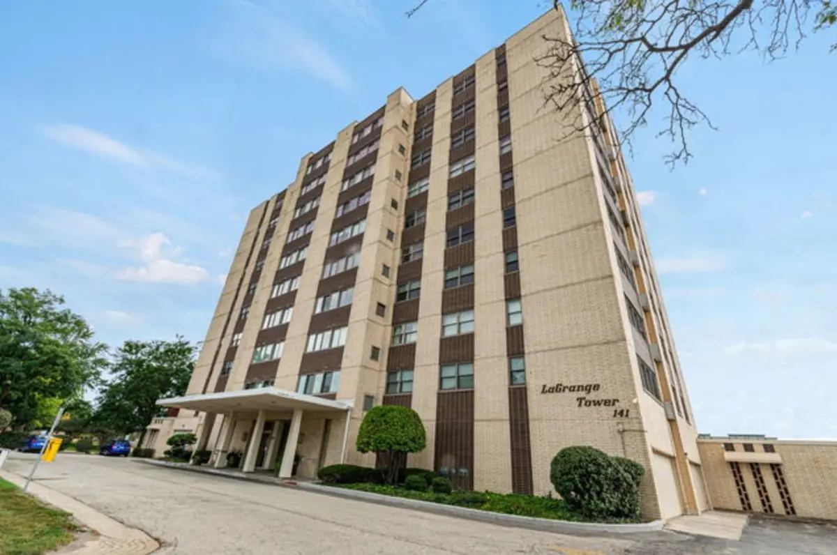 141 N LA GRANGE Road
