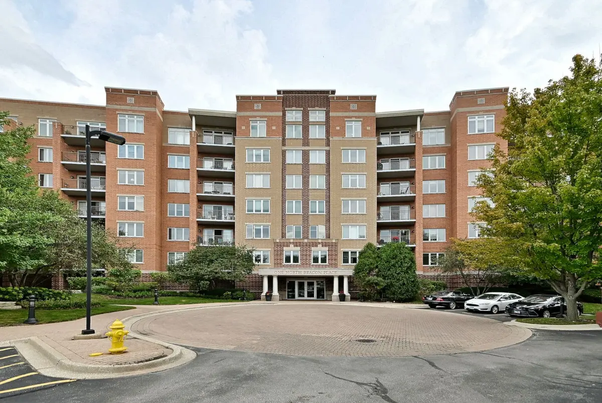 1 N Beacon Place