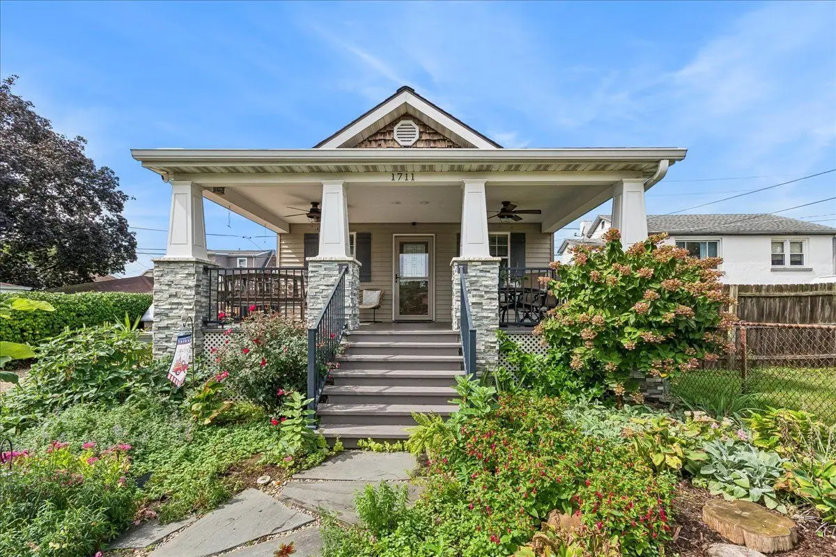 1711 Cora Street