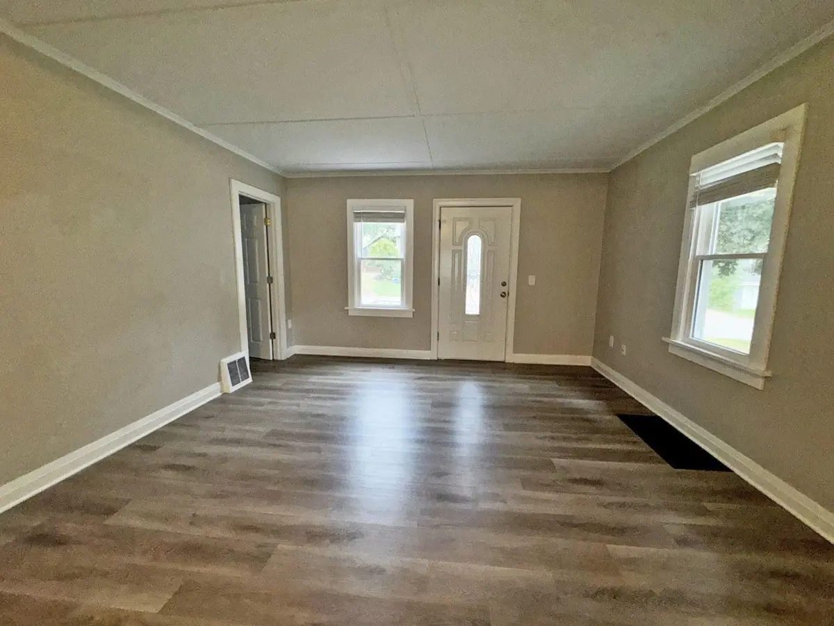 402 S 13th Avenue