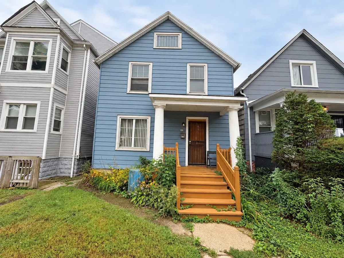 2817 E 76th Place
