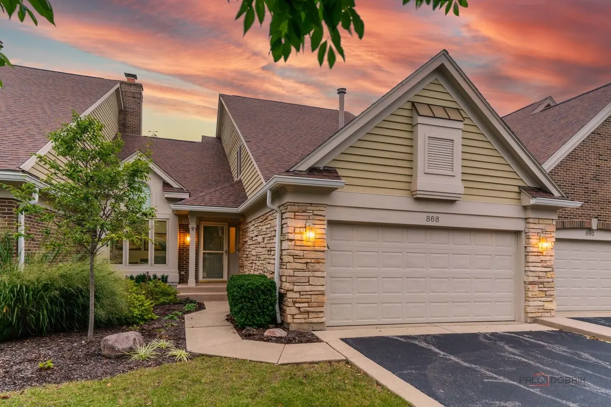 868 Island Court