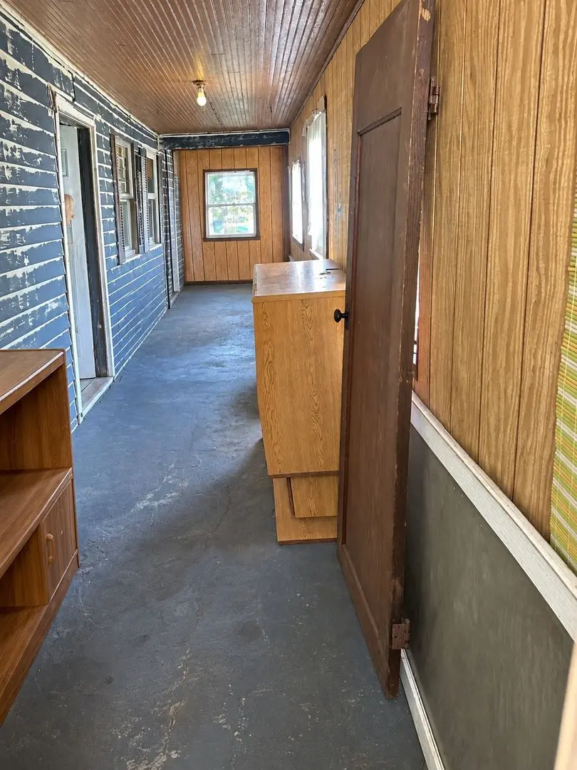 341 Mclean Street