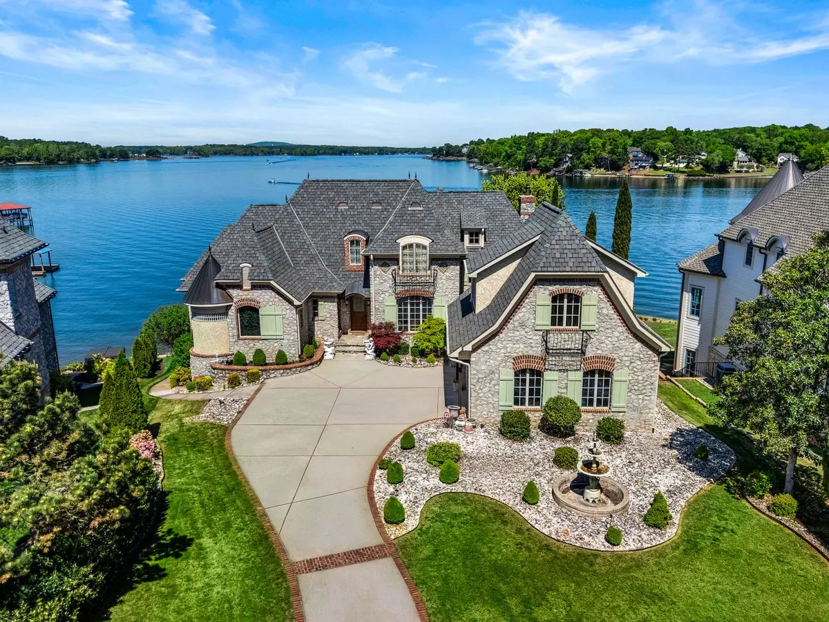 331 Ivy Arbor Circle