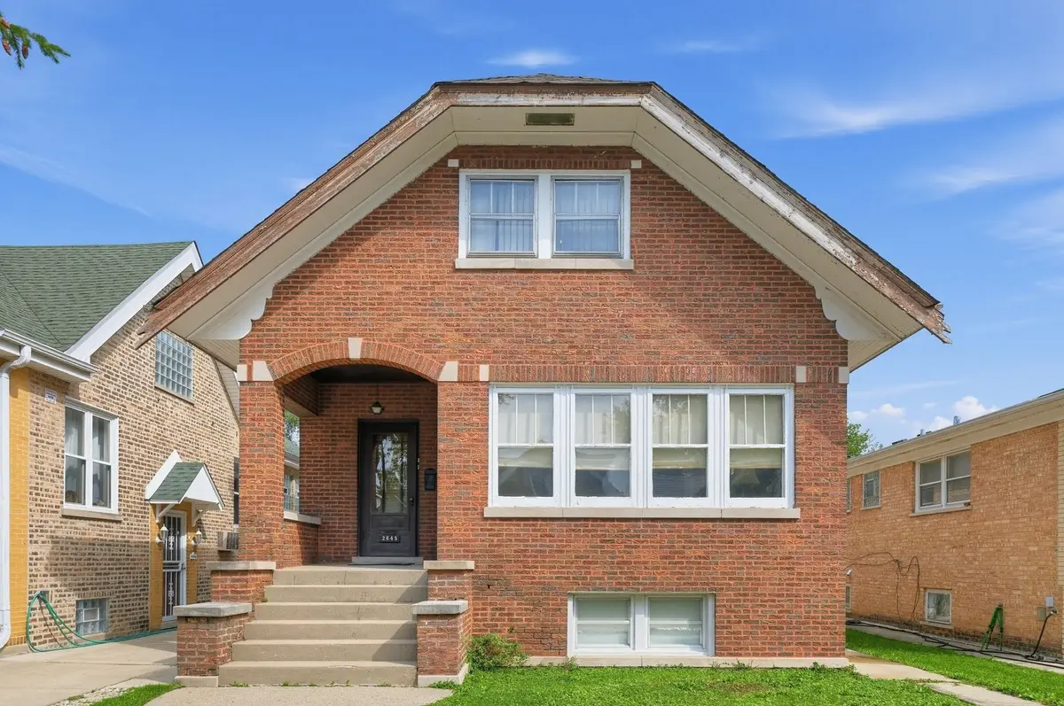2645 N Mobile Avenue