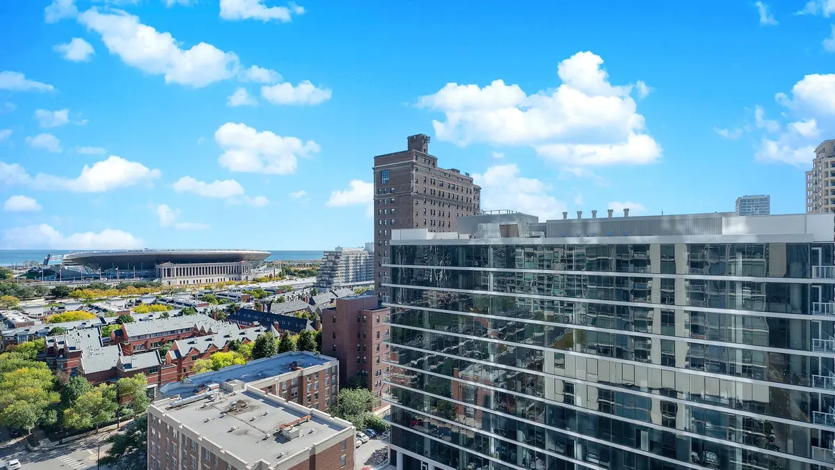 100 E 14th Street