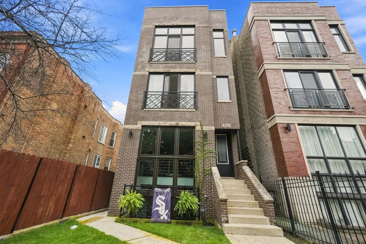 2521 W Flournoy Street