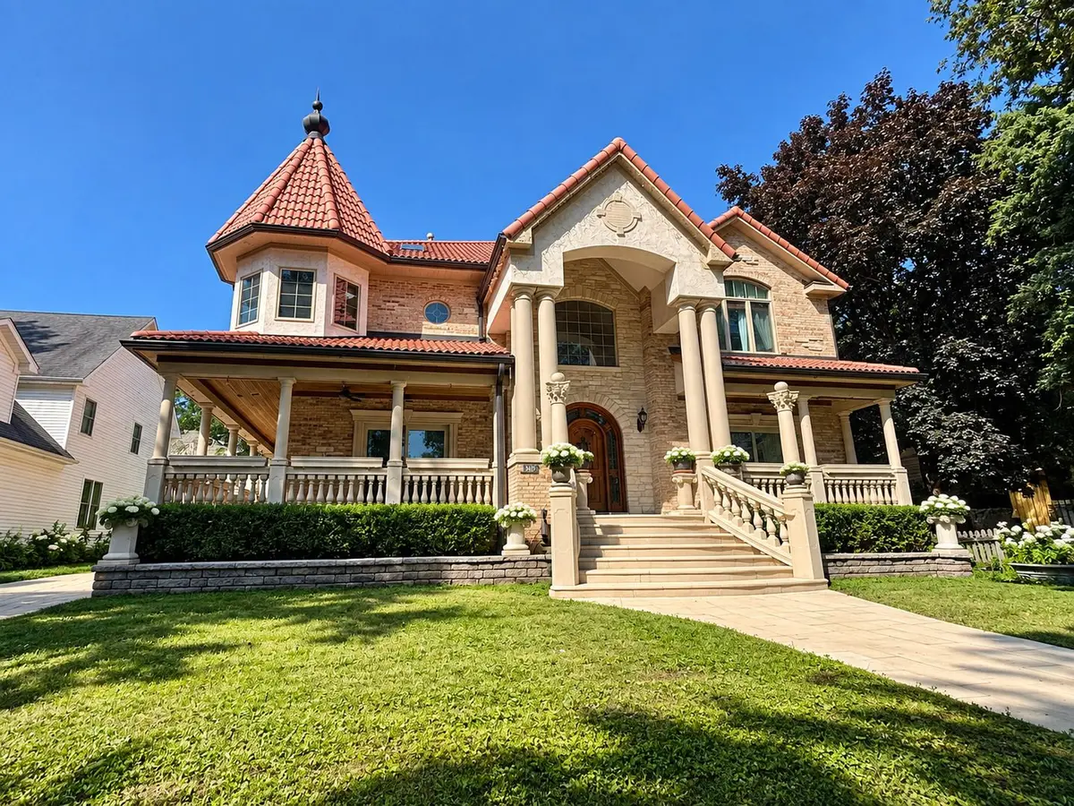 936 Hammerschmidt Avenue