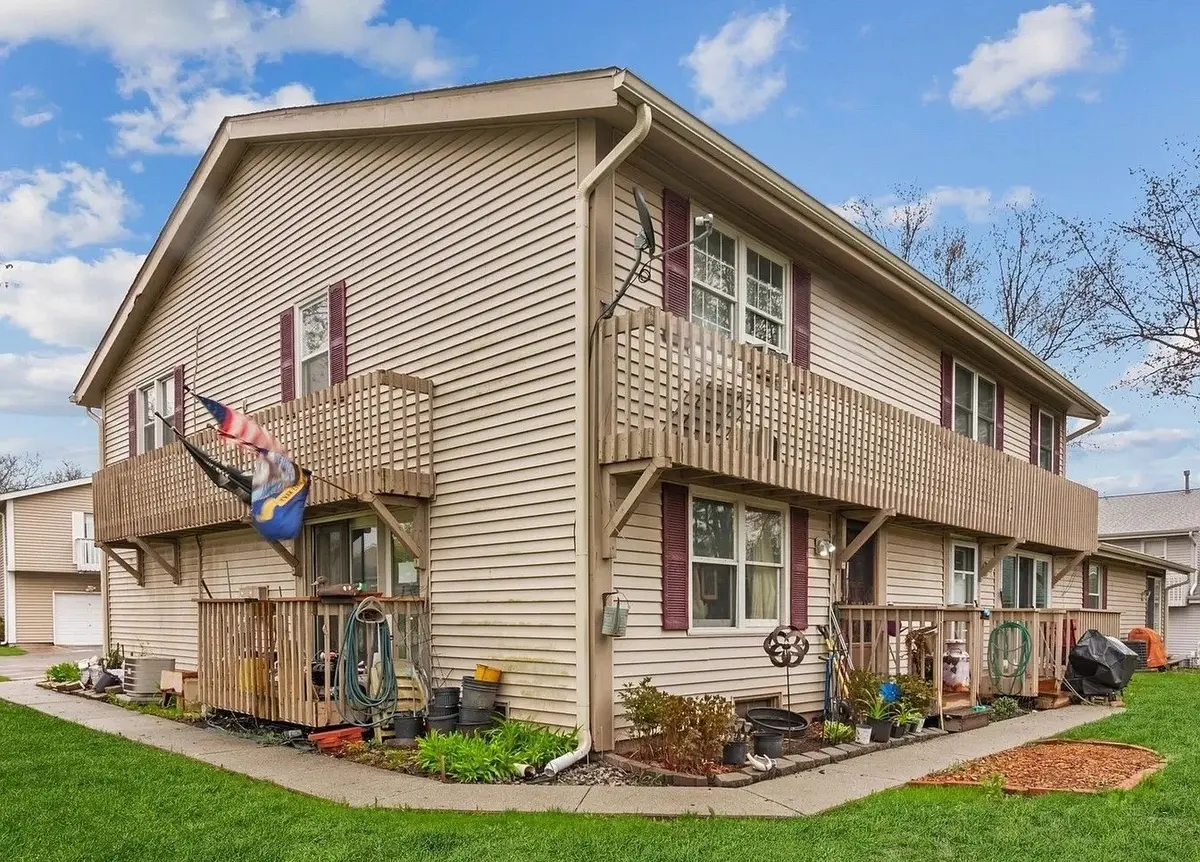 212 Hudson Court