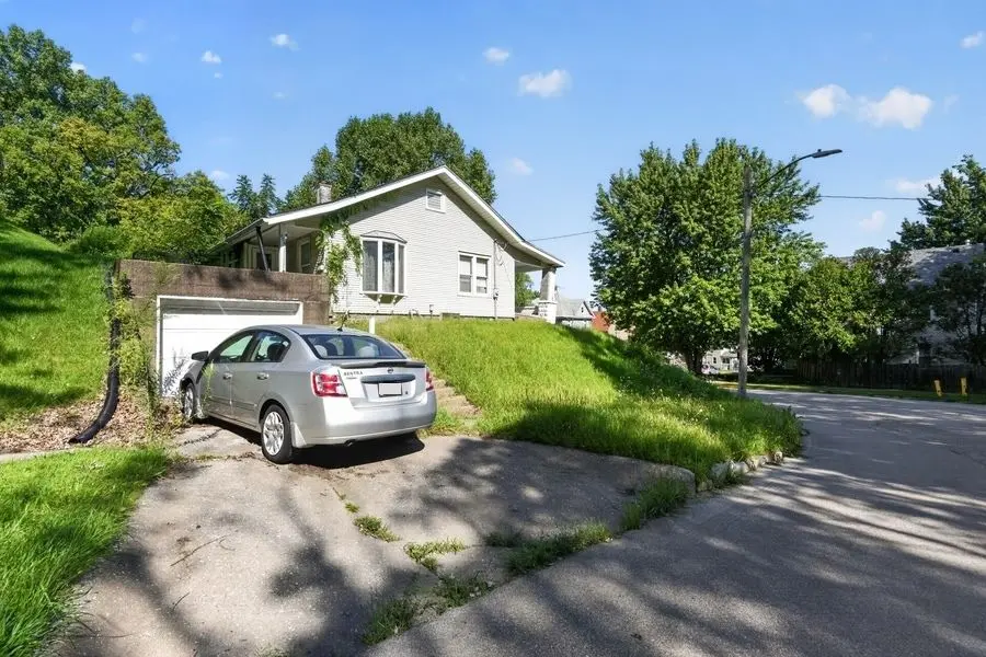 206 8th Street