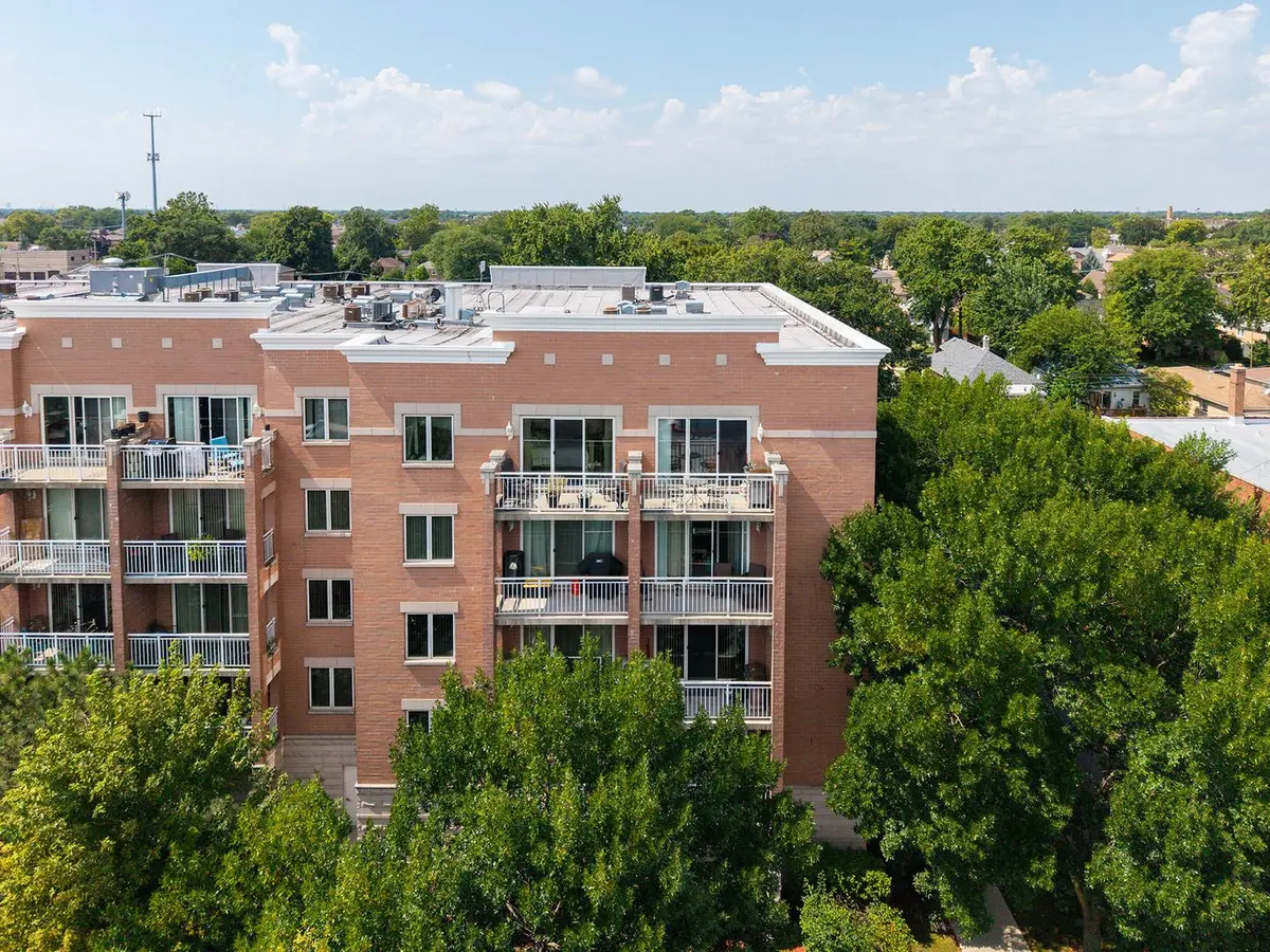3258 N Harlem Avenue