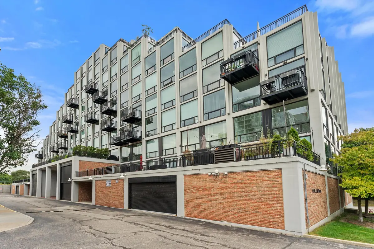 61 W 15th Street