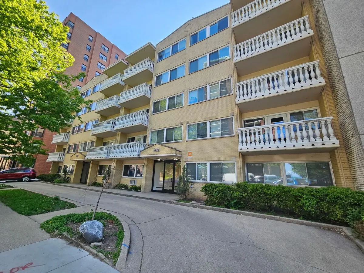 5906 N Sheridan Road