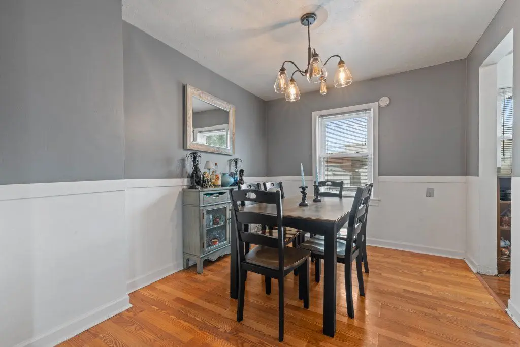 5242 W 63rd Place