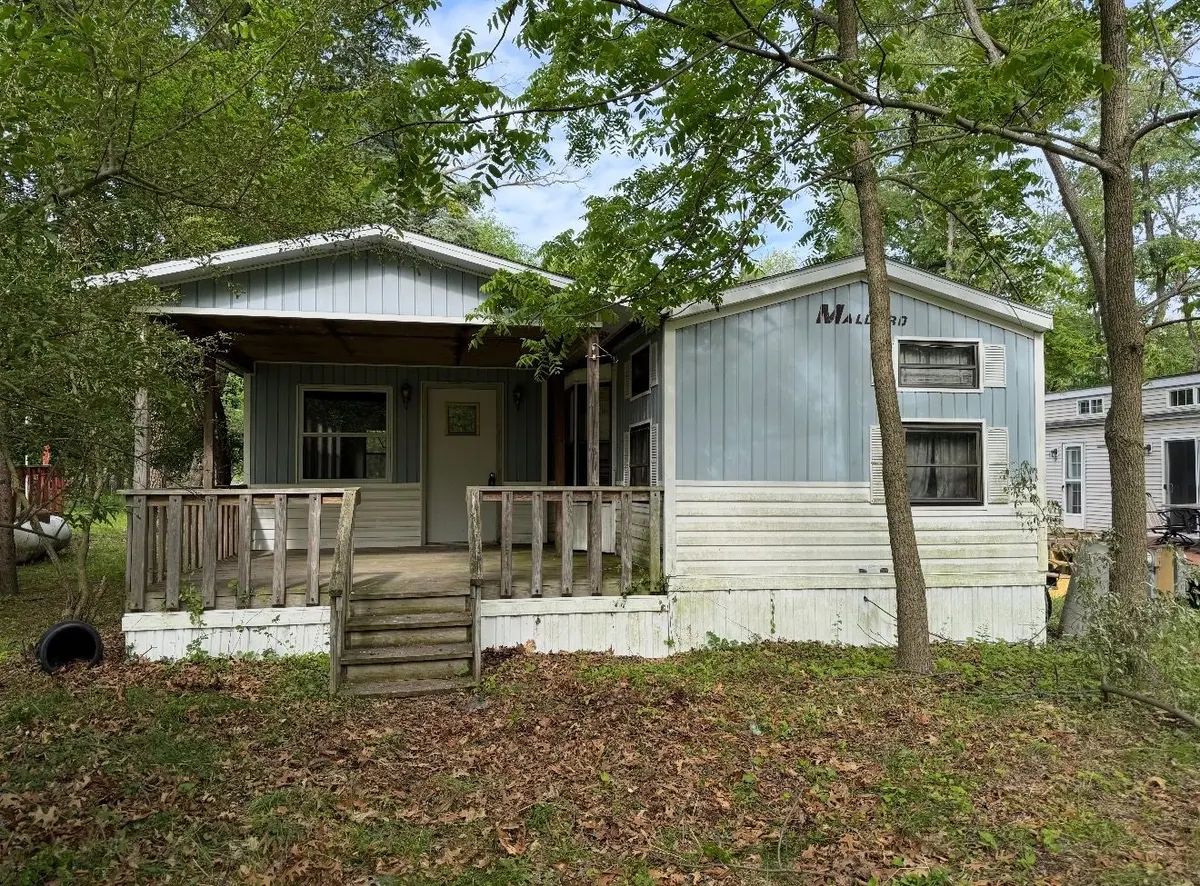 16-160 Woodhaven Lakes