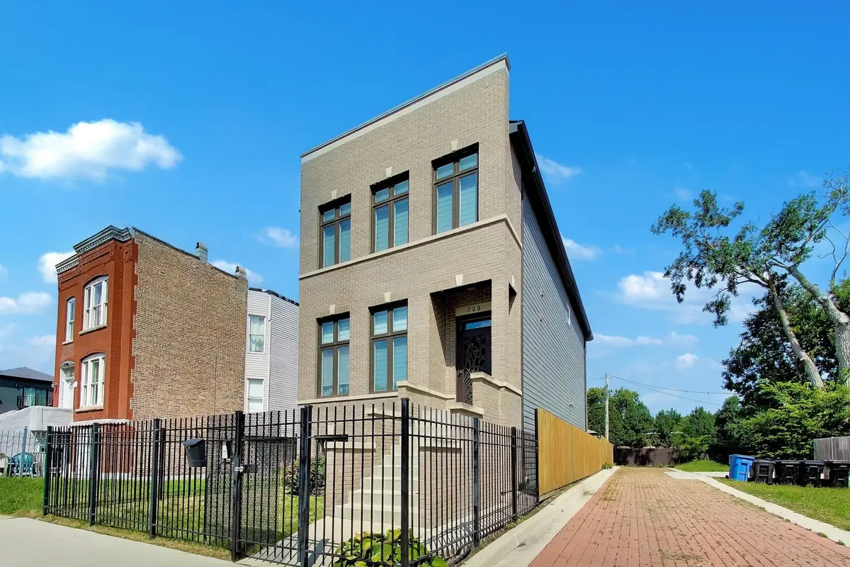 700 E 46th Street