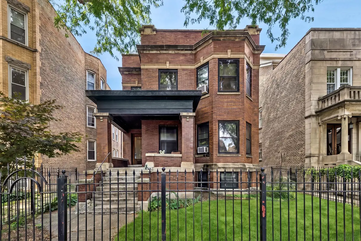 1314 W Carmen Avenue
