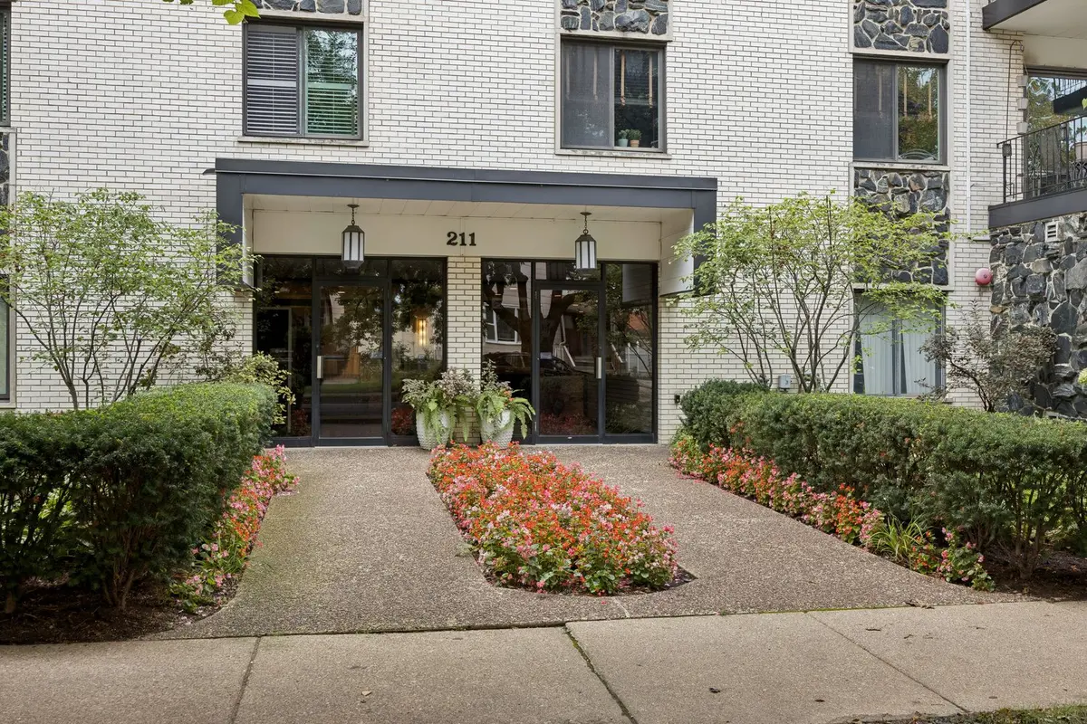 211 Elgin Avenue
