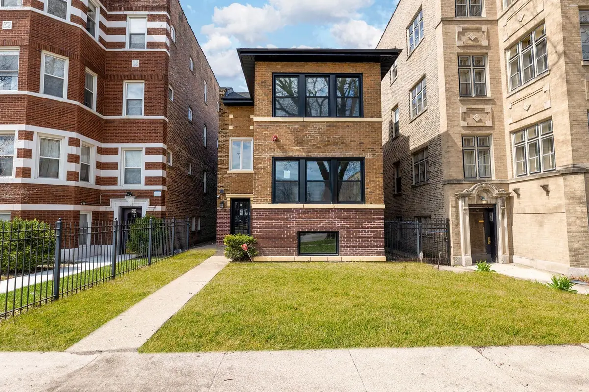 18 S Austin Boulevard