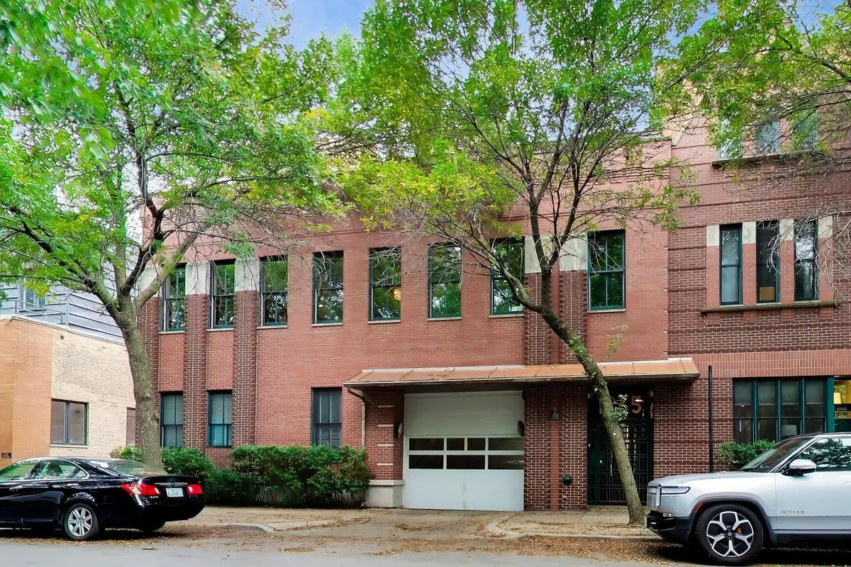 1235 W George Street