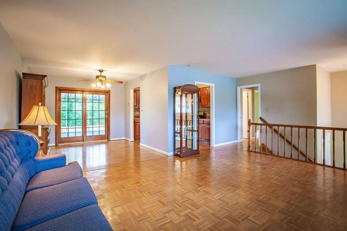 1379 Cumberland Circle W