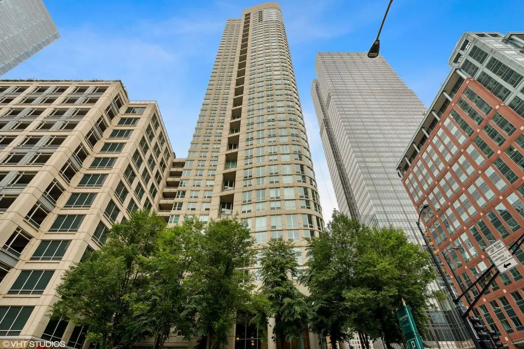 345 N LaSalle Drive