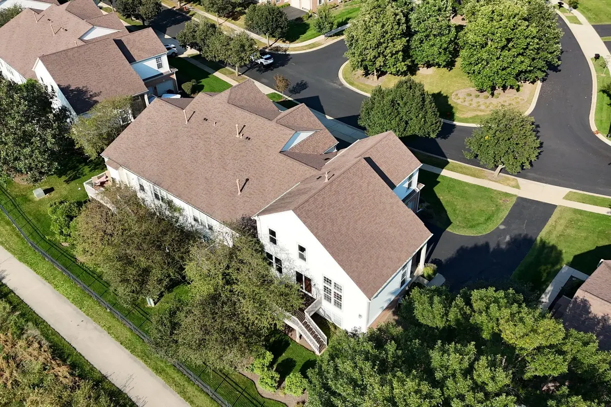 2833 Waterfront Avenue