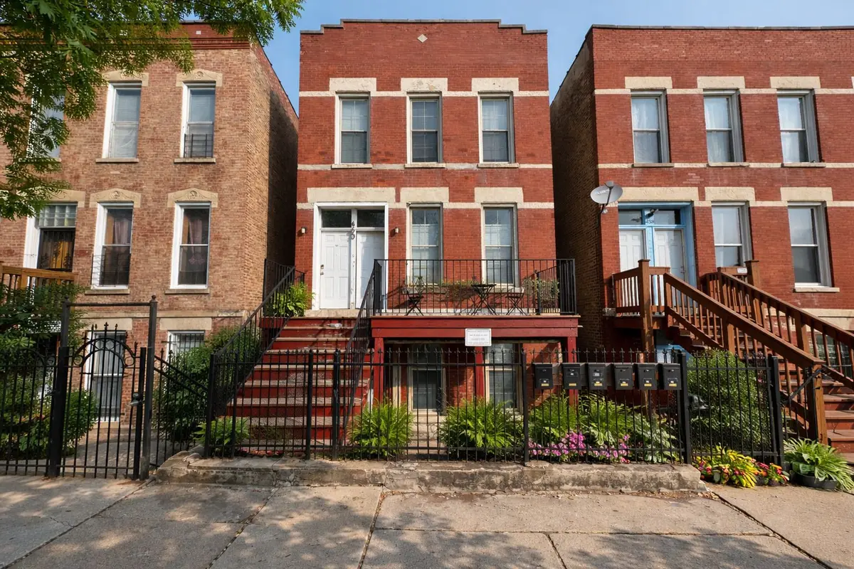 460 W 28th Place