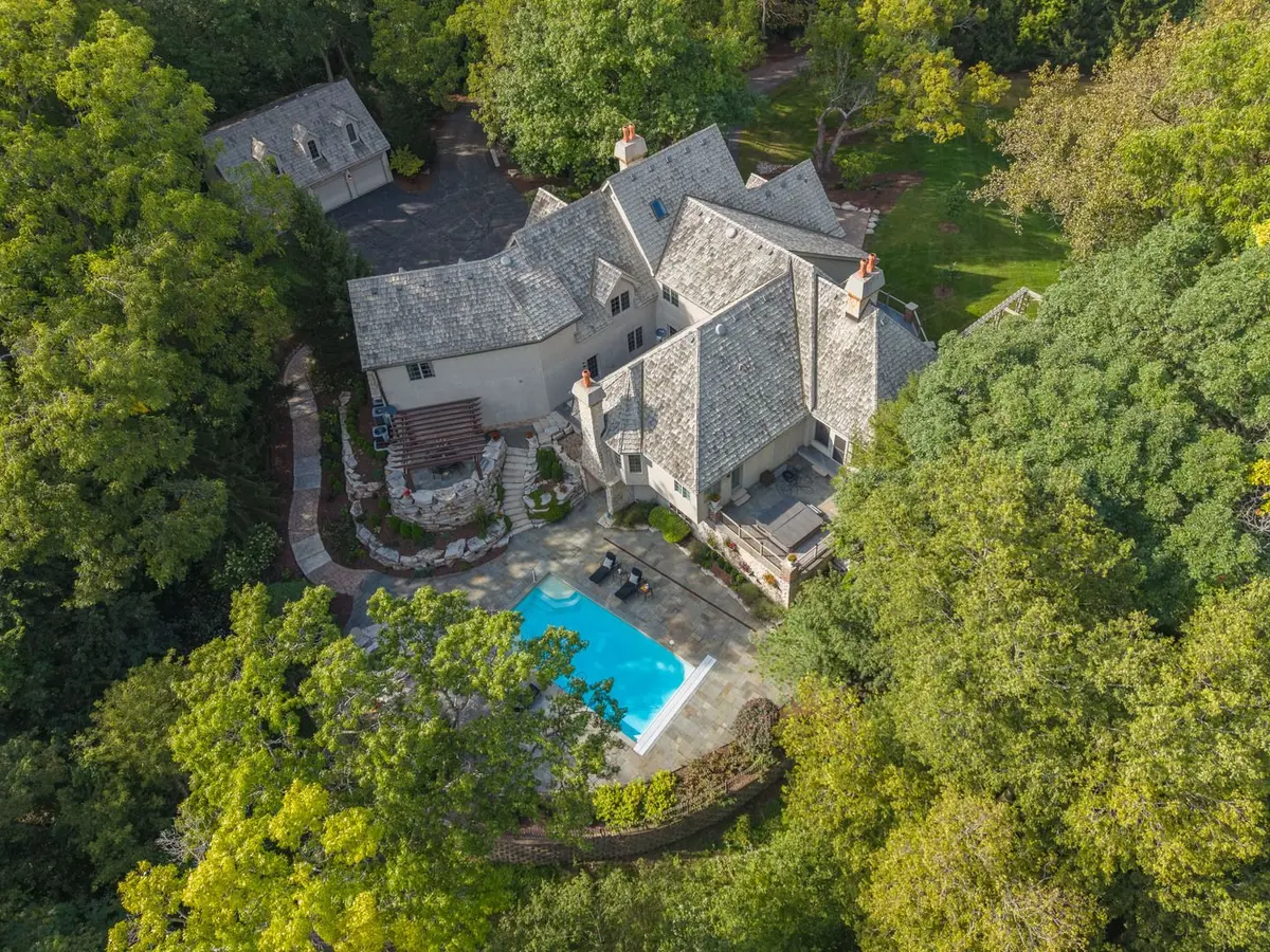 38w301 Burr Road Lane