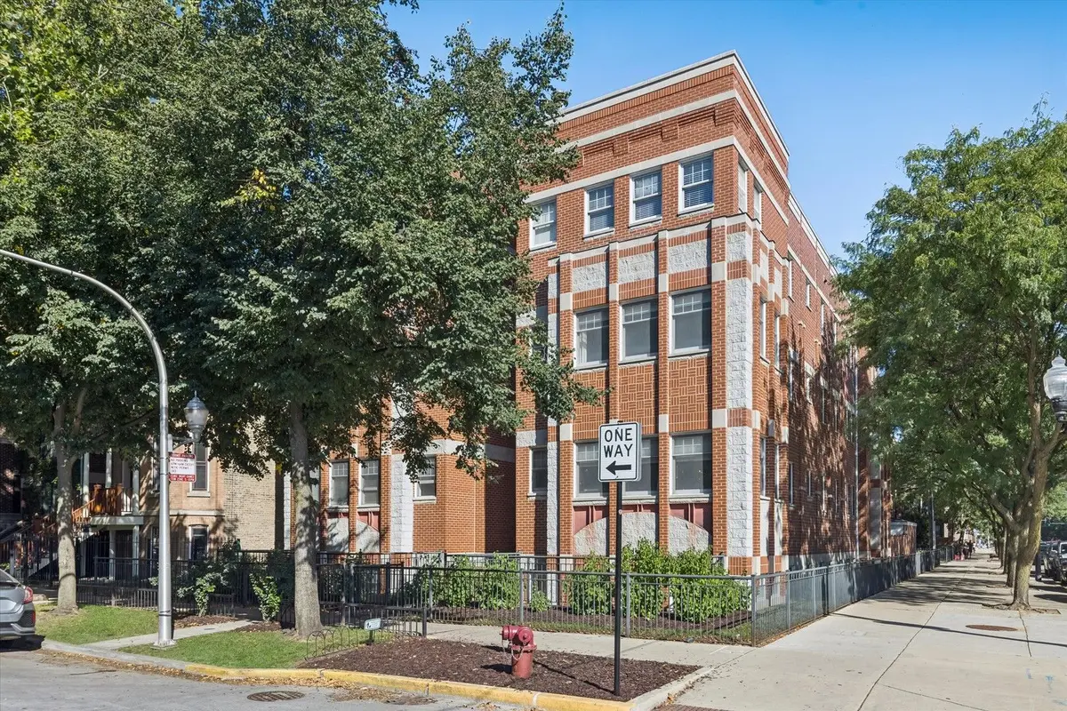 1400 W BYRON Street