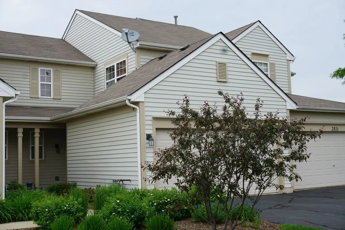2833 VERNAL Lane