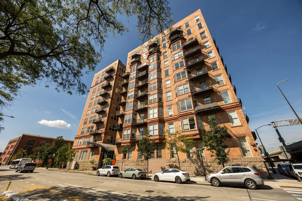 500 S Clinton Street