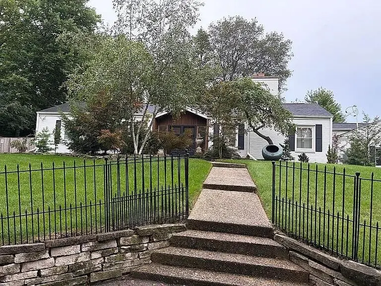 3105 E Landstrom Road