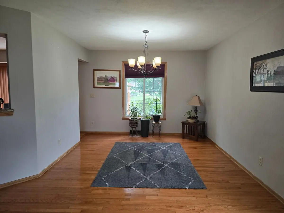 4996 Zenith Parkway