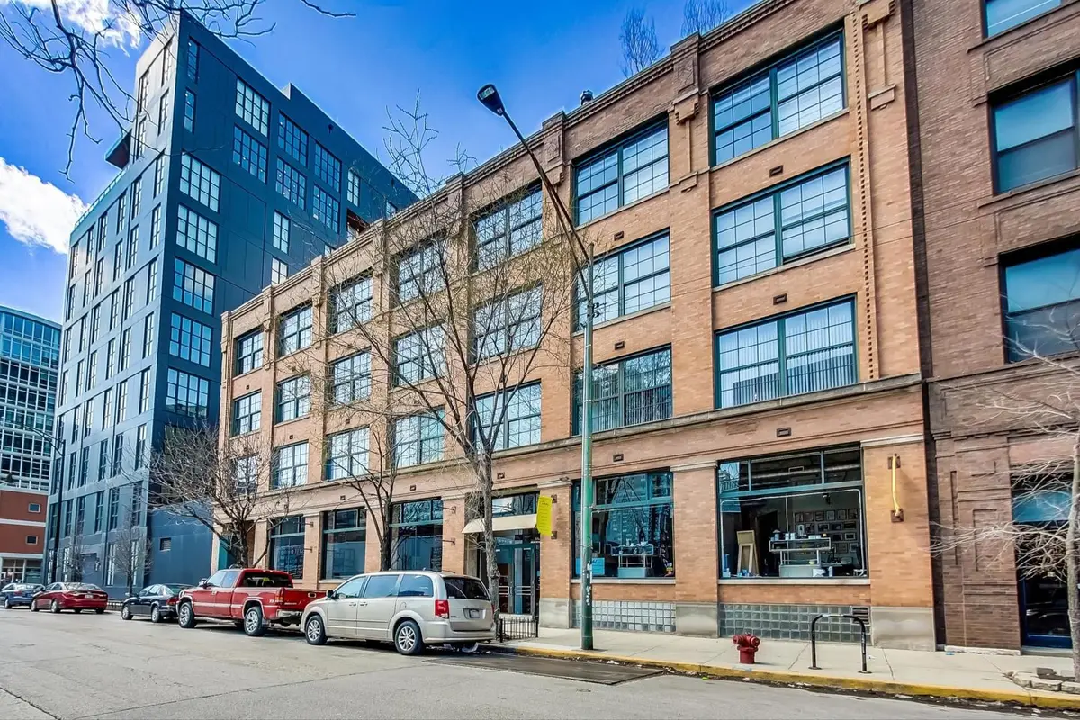 110 N Peoria Street